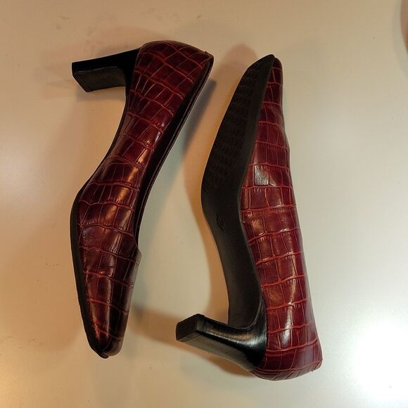 AEROSOLES SNAKESKIN PATTERN DESIGN BLOCK CONGNAC PUMP SHOE - Picture 10 of 15